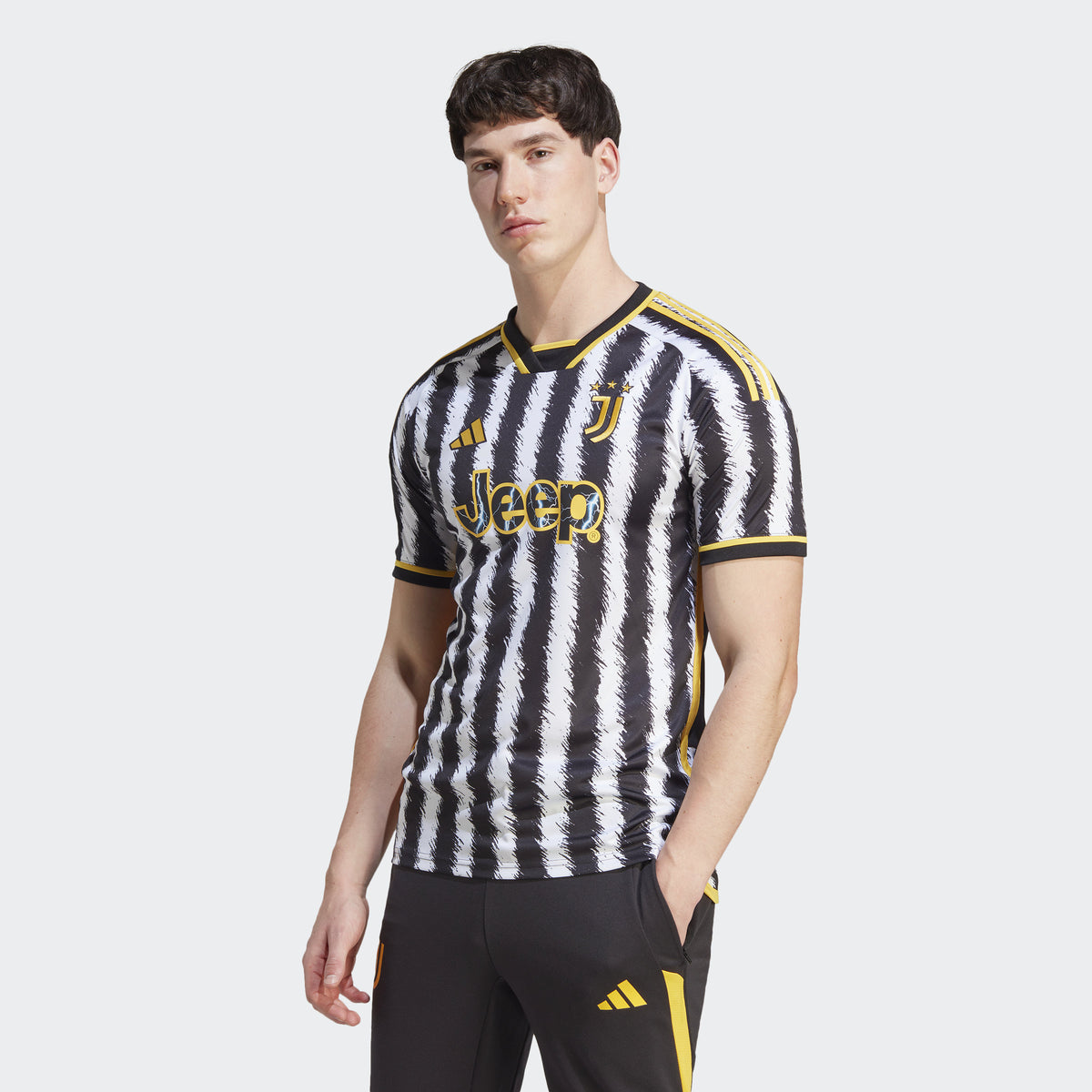 HR8256_4_APPAREL_On_Model_Stan